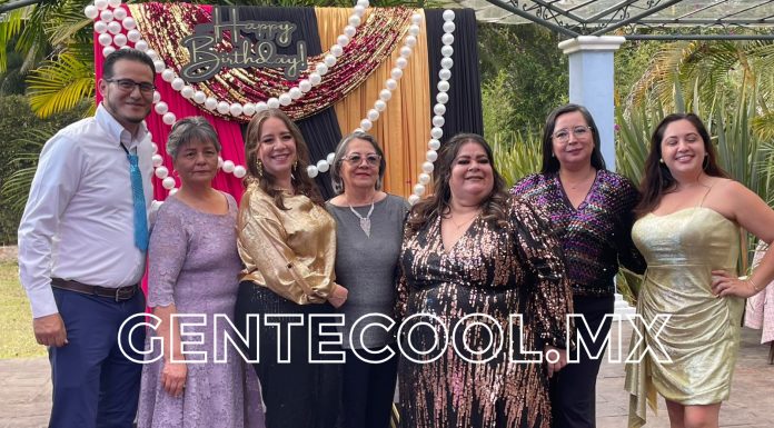 ¡Doble gran celebración! Brillaron con su fiesta las hermanas Ana María y Mary Carmen Martínez Silva