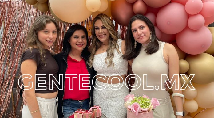 ¡Happy Birthday querida Vicky! Vicky Córdoba celebró con amigos su cumple